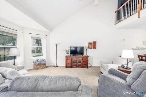 172 Summerfield Gardens Shelton CT 06484