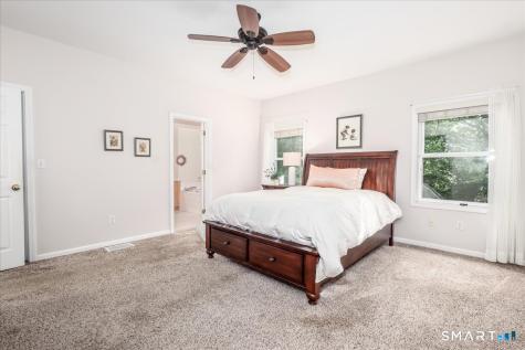 172 Summerfield Gardens Shelton CT 06484