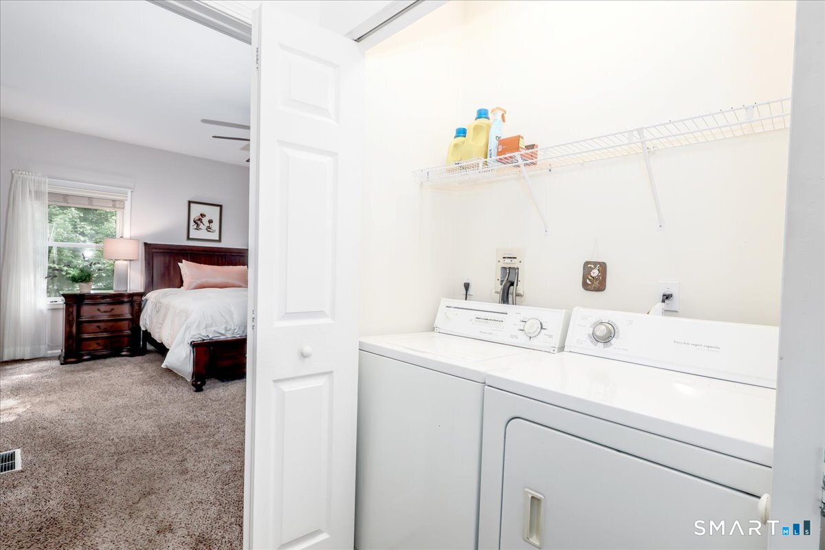 172 Summerfield Gardens Shelton CT 06484
