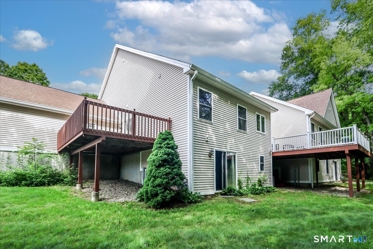 172 Summerfield Gardens Shelton CT 06484