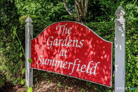172 Summerfield Gardens Shelton CT 06484