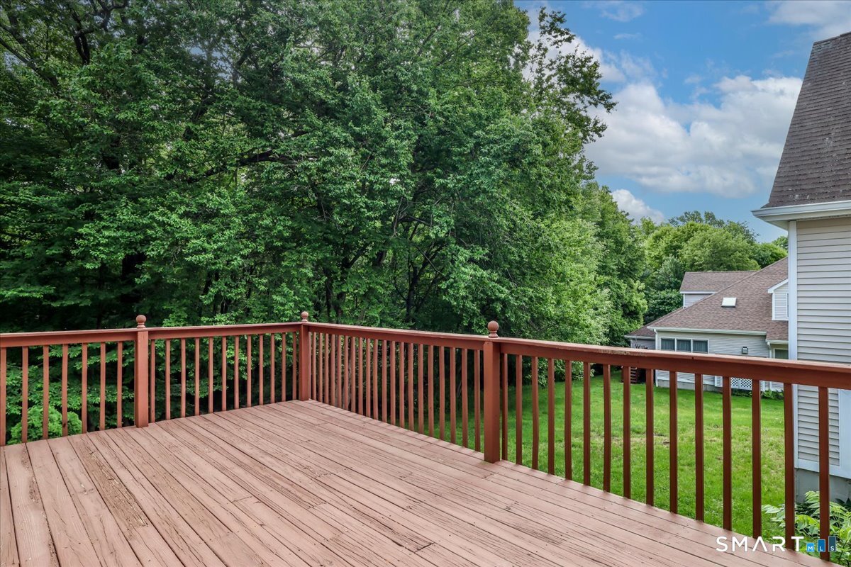 172 Summerfield Gardens Shelton CT 06484