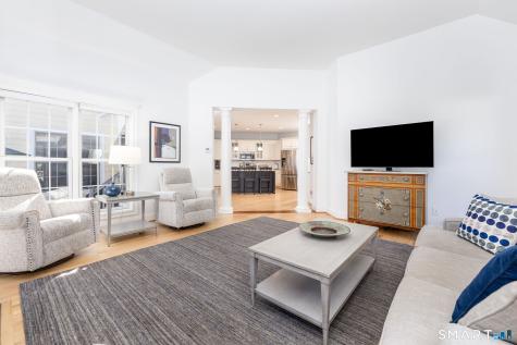 8 Billingsgate Drive Simsbury CT 06070
