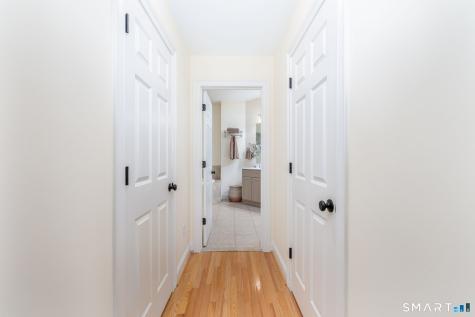 8 Billingsgate Drive Simsbury CT 06070
