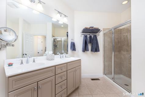 8 Billingsgate Drive Simsbury CT 06070