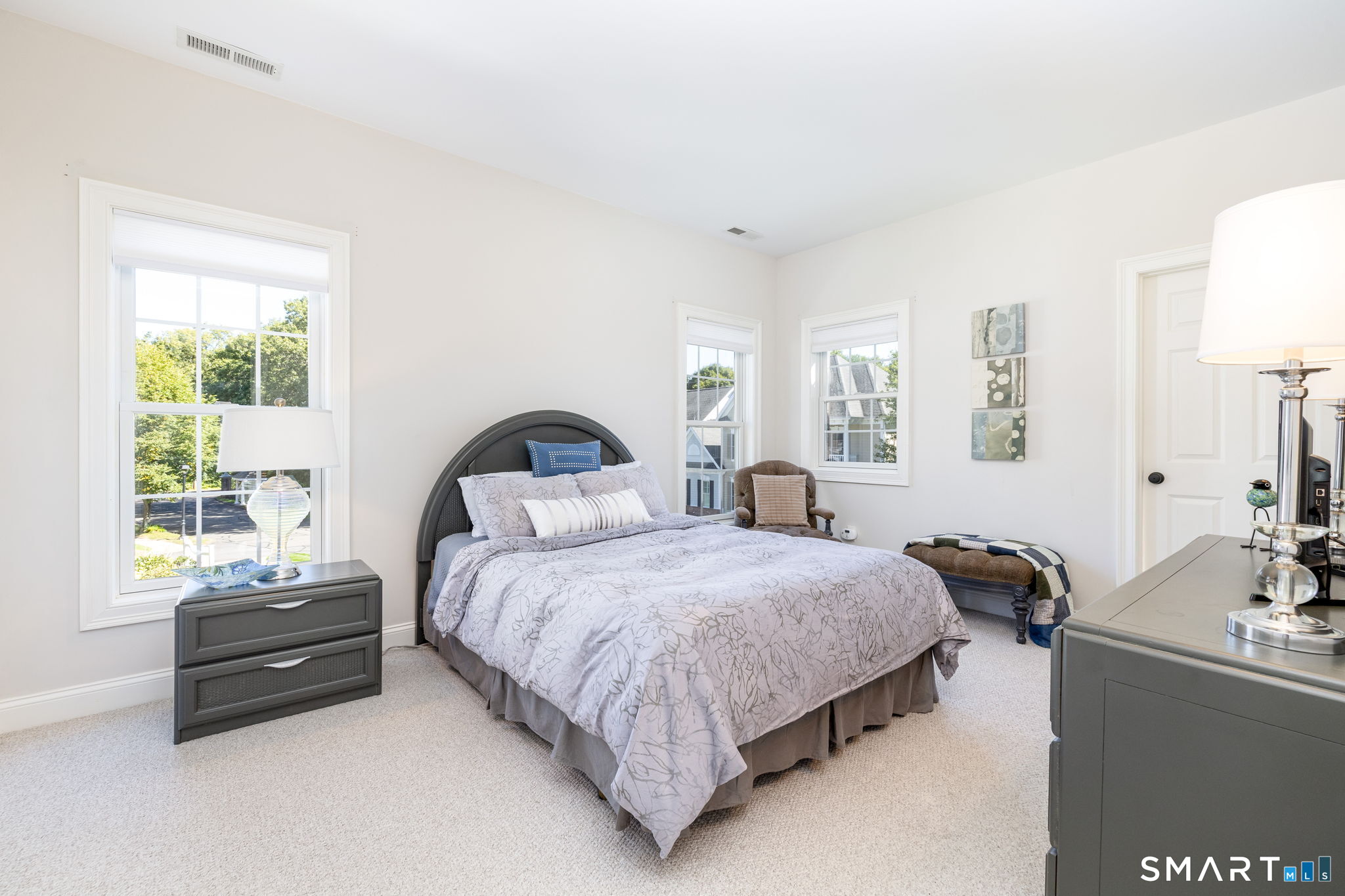 8 Billingsgate Drive Simsbury CT 06070