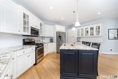 8 Billingsgate Drive Simsbury CT 06070