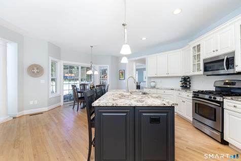 8 Billingsgate Drive Simsbury CT 06070
