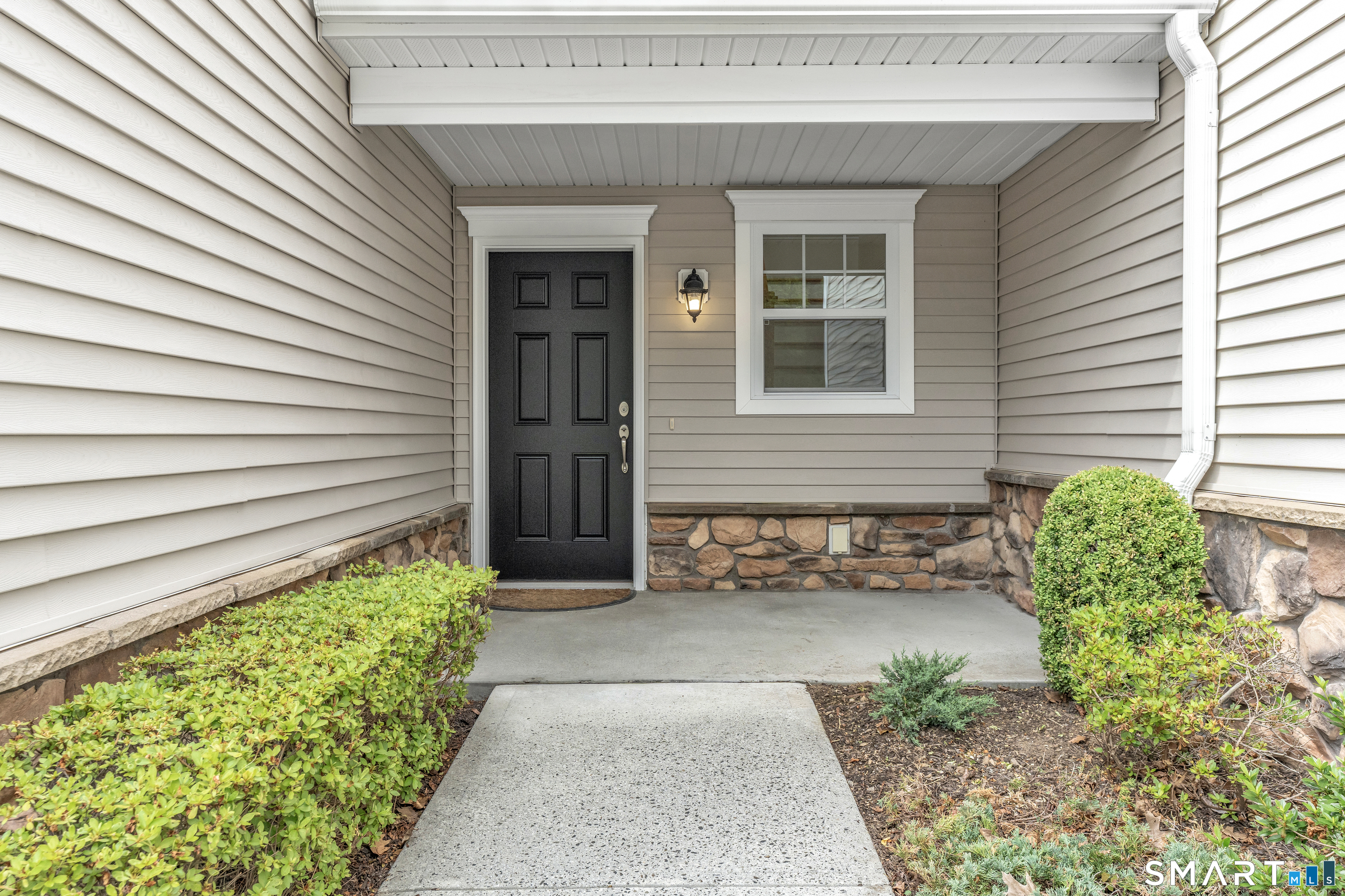 23 Woods Lane Newtown CT 06470
