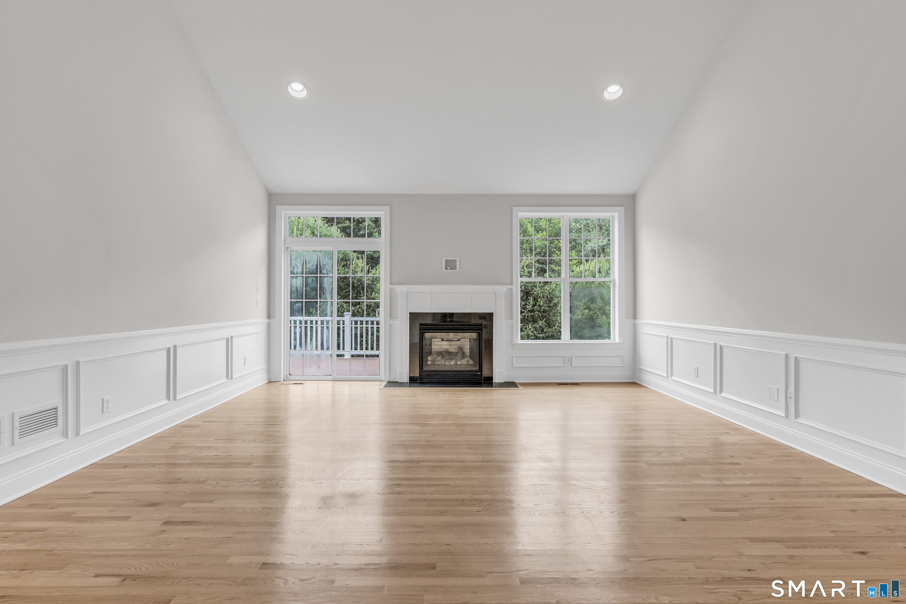 23 Woods Lane Newtown CT 06470