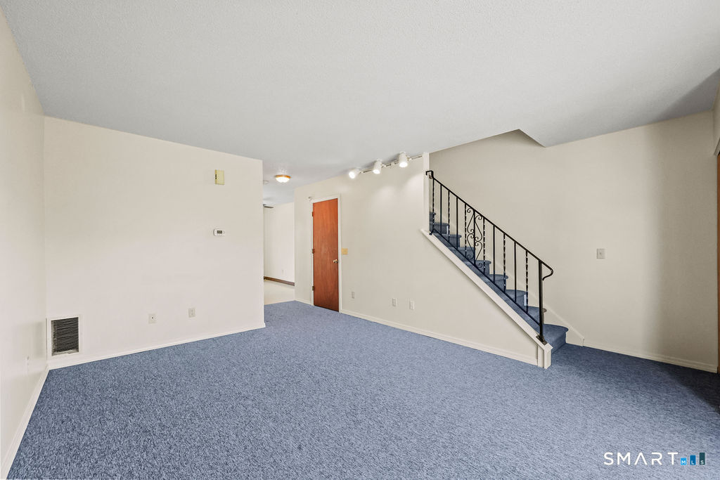 15 Crest Street West Haven CT 06516