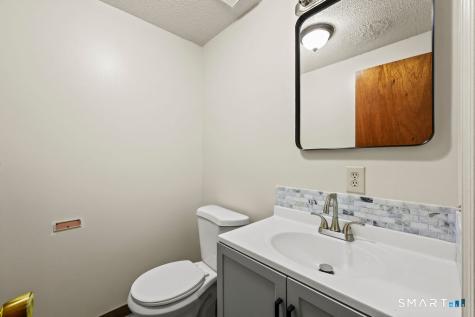 15 Crest Street West Haven CT 06516
