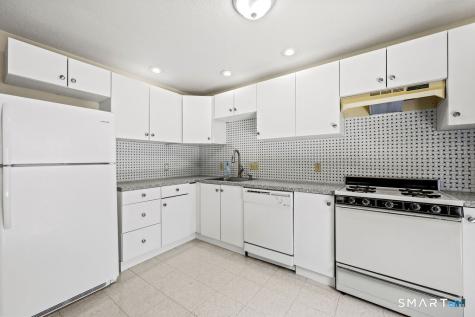 15 Crest Street West Haven CT 06516