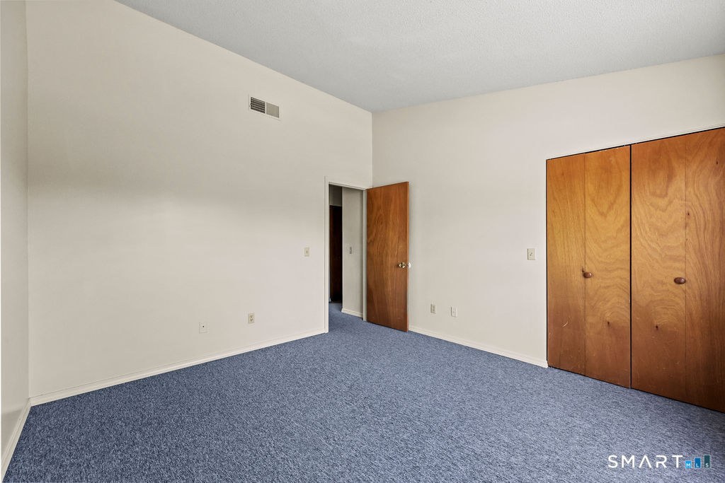 15 Crest Street West Haven CT 06516