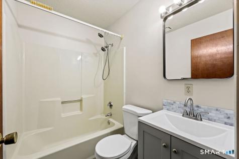 15 Crest Street West Haven CT 06516