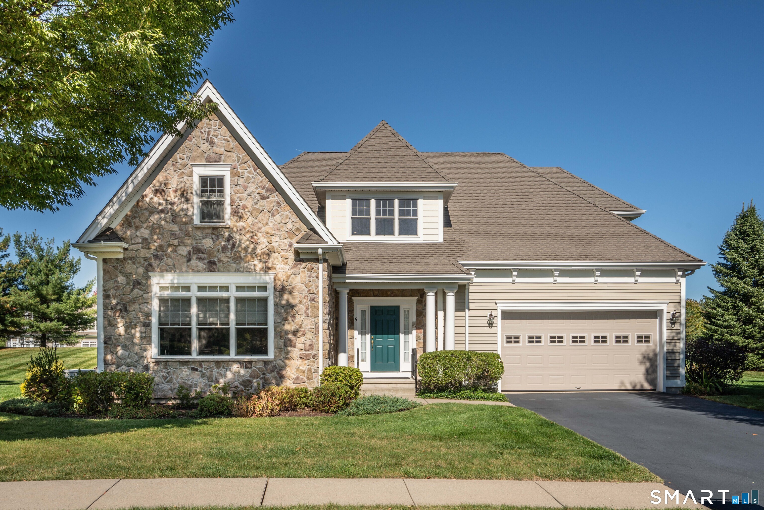 6 Spy Glass Circle Bloomfield CT 06002