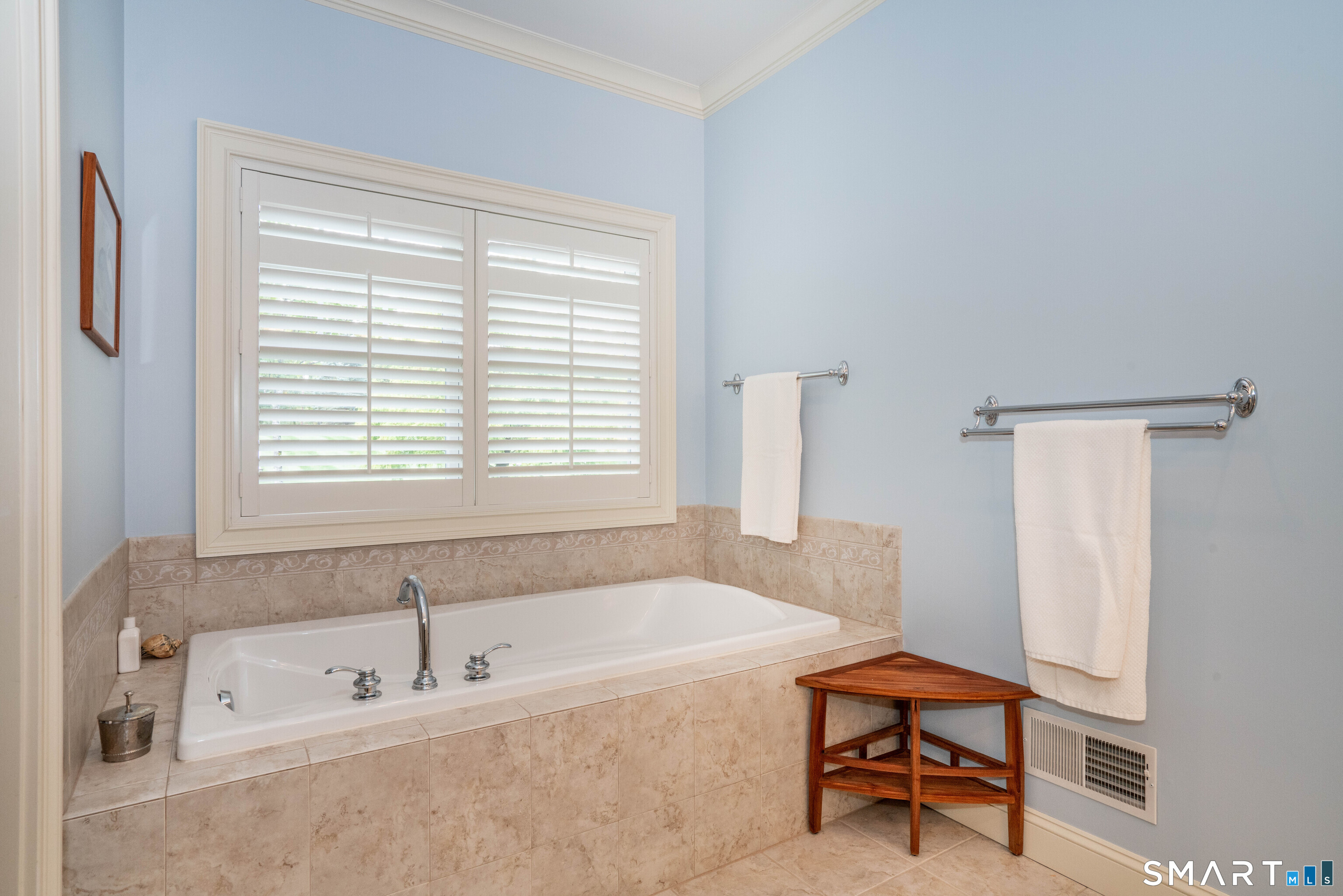 6 Spy Glass Circle Bloomfield CT 06002