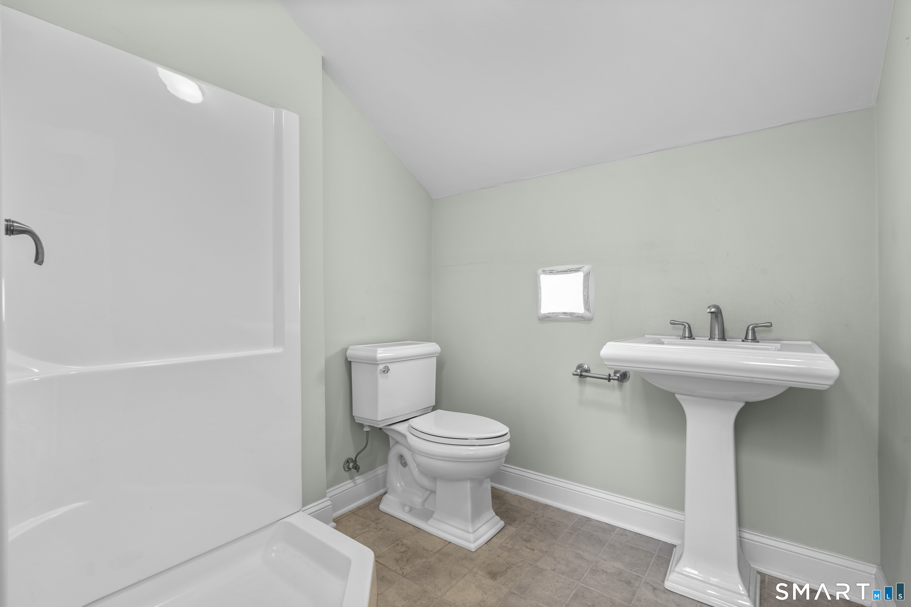 122 North Fair Street Guilford CT 06437