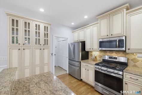 28 Iris Way Berlin CT 06037