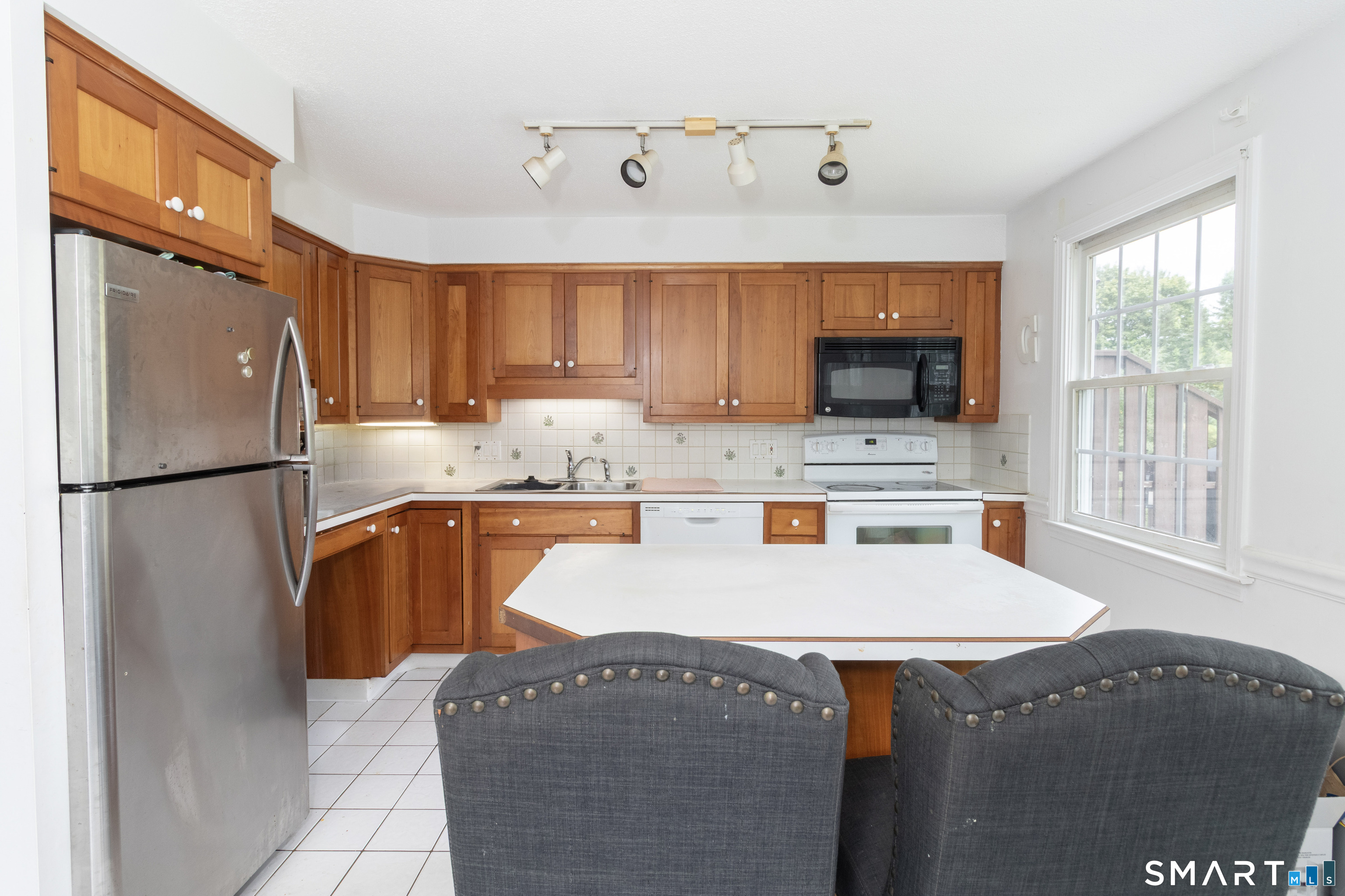 732 Long Hill Road Middletown CT 06457