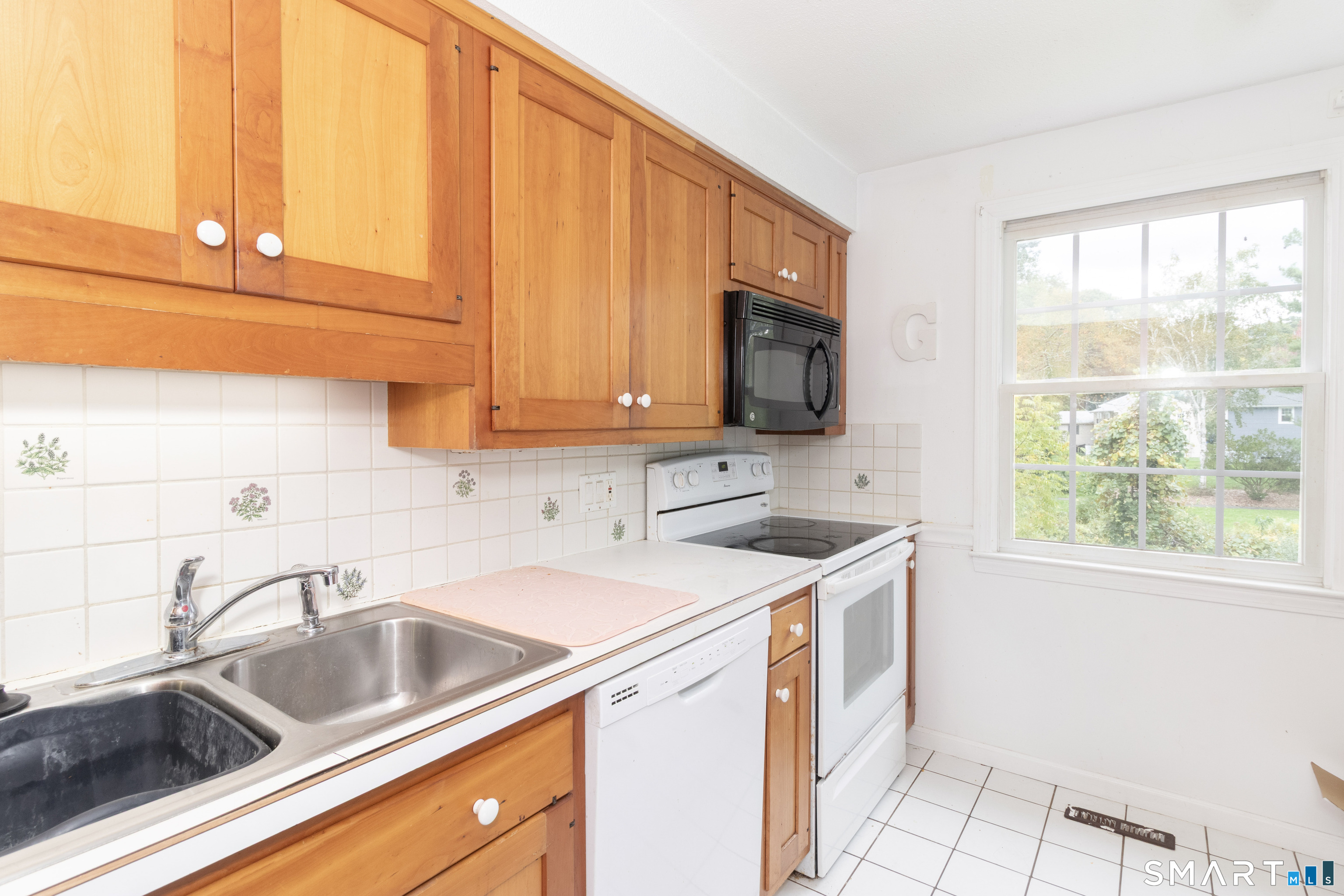 732 Long Hill Road Middletown CT 06457