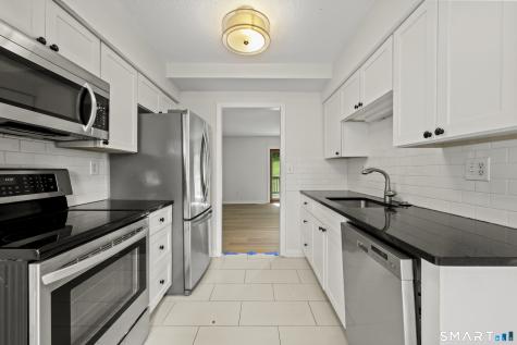 148 Conestoga Way Glastonbury CT 06033