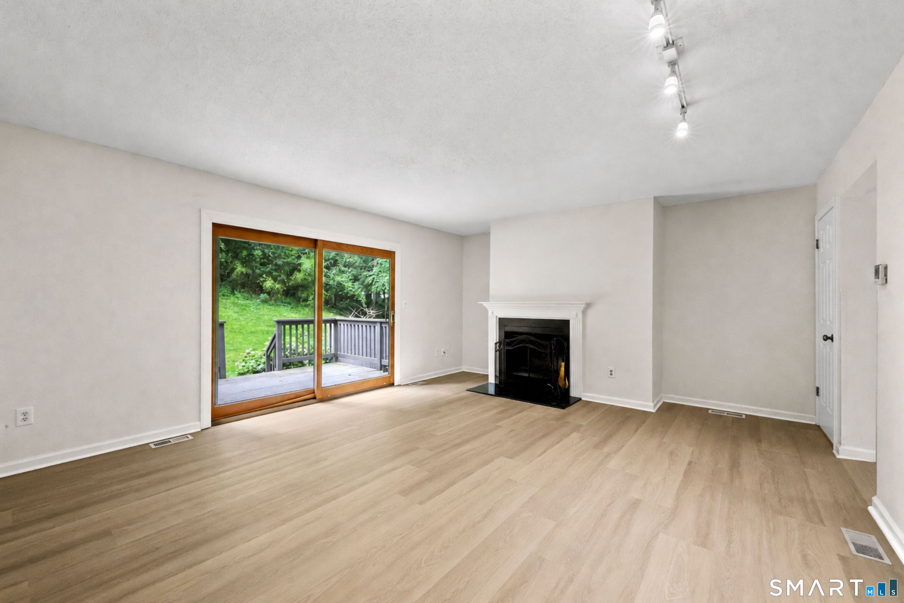 148 Conestoga Way Glastonbury CT 06033