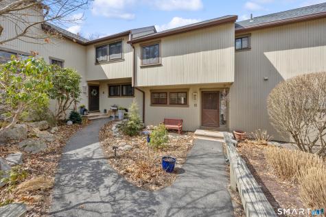 4 Deer Hill Court Woodbury CT 06798