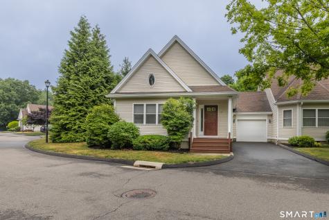 194 Summerfield Gardens Shelton CT 06484