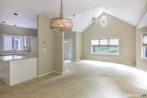 194 Summerfield Gardens Shelton CT 06484