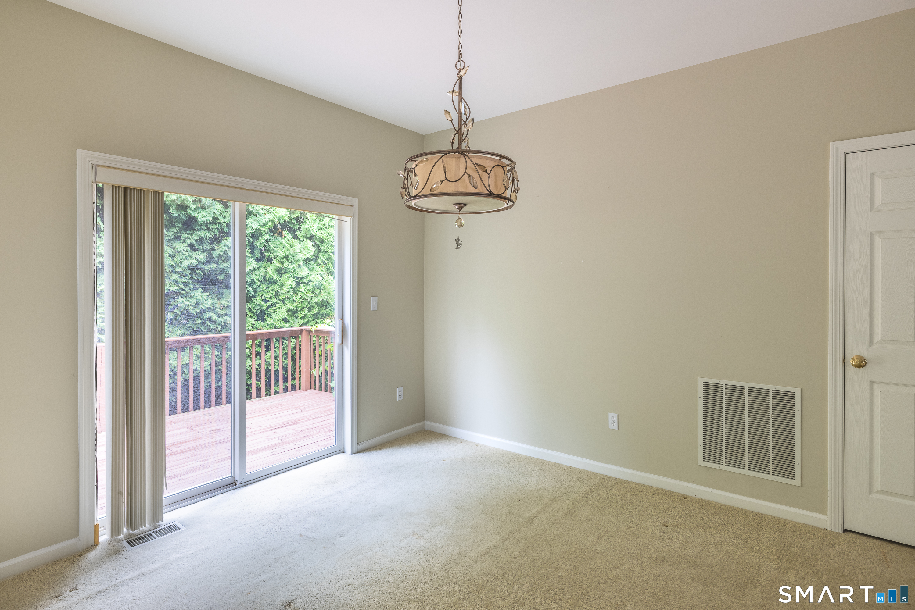 194 Summerfield Gardens Shelton CT 06484