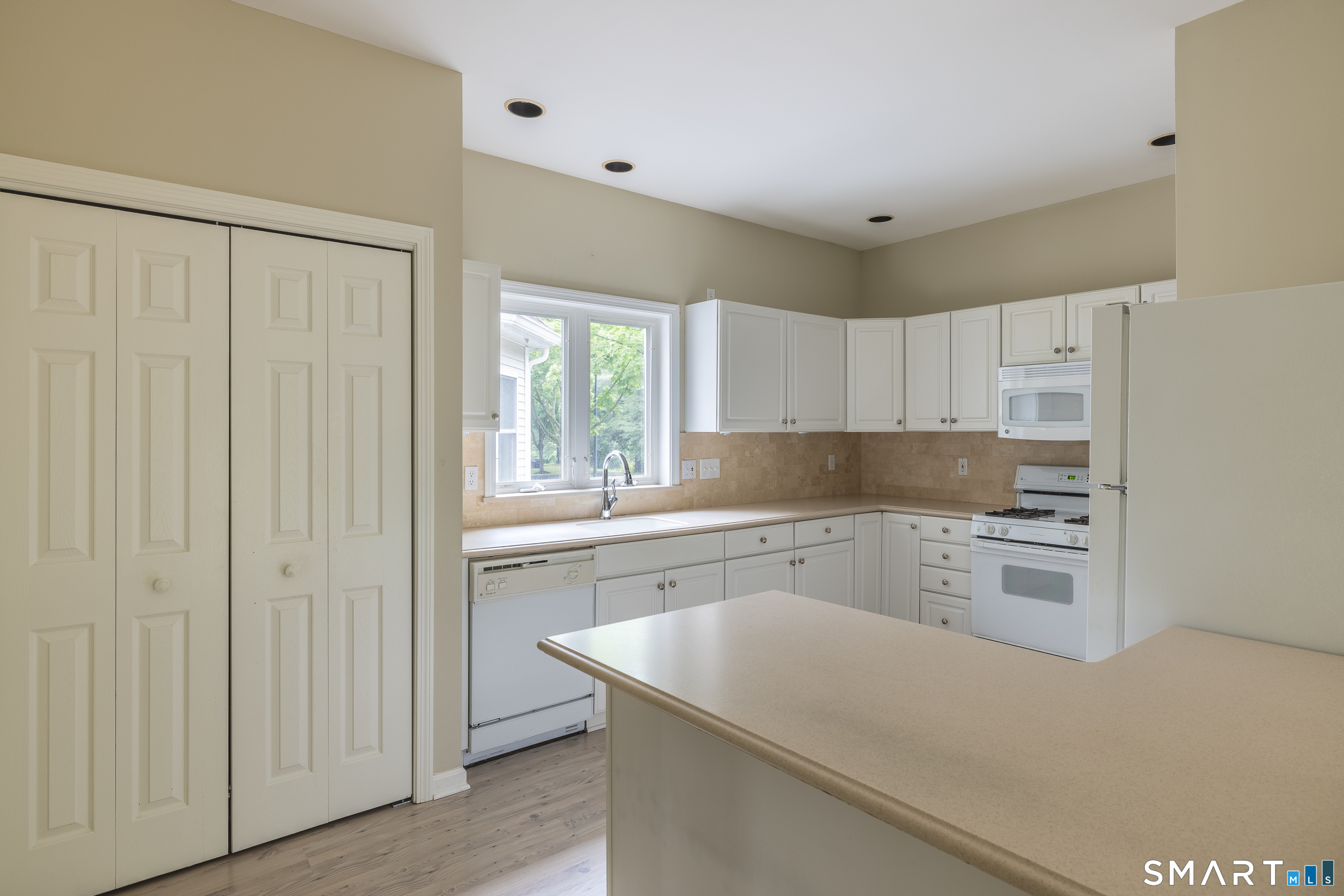 194 Summerfield Gardens Shelton CT 06484