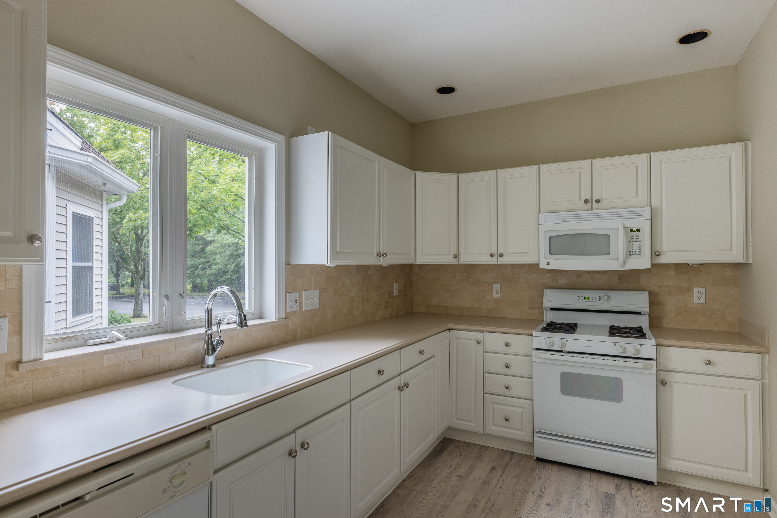 194 Summerfield Gardens Shelton CT 06484