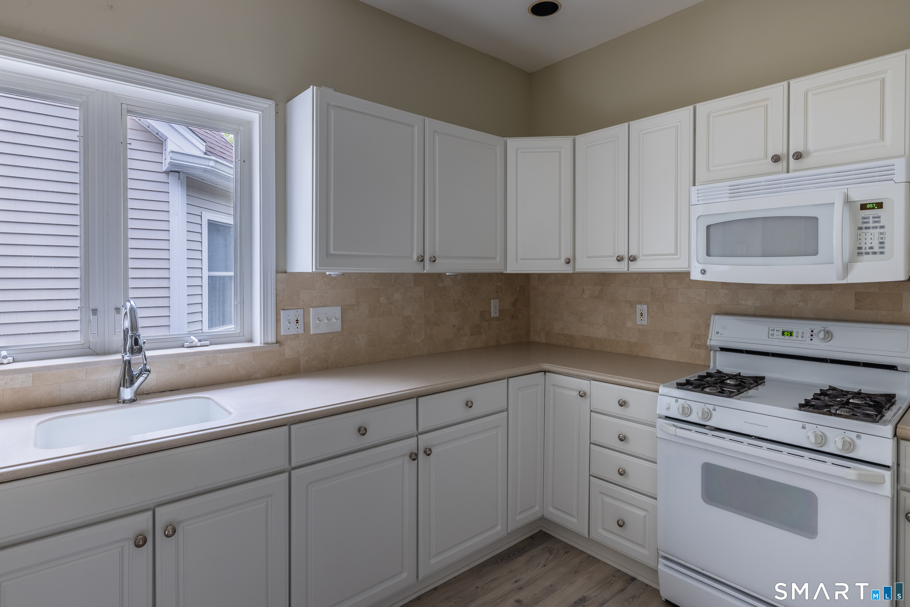 194 Summerfield Gardens Shelton CT 06484