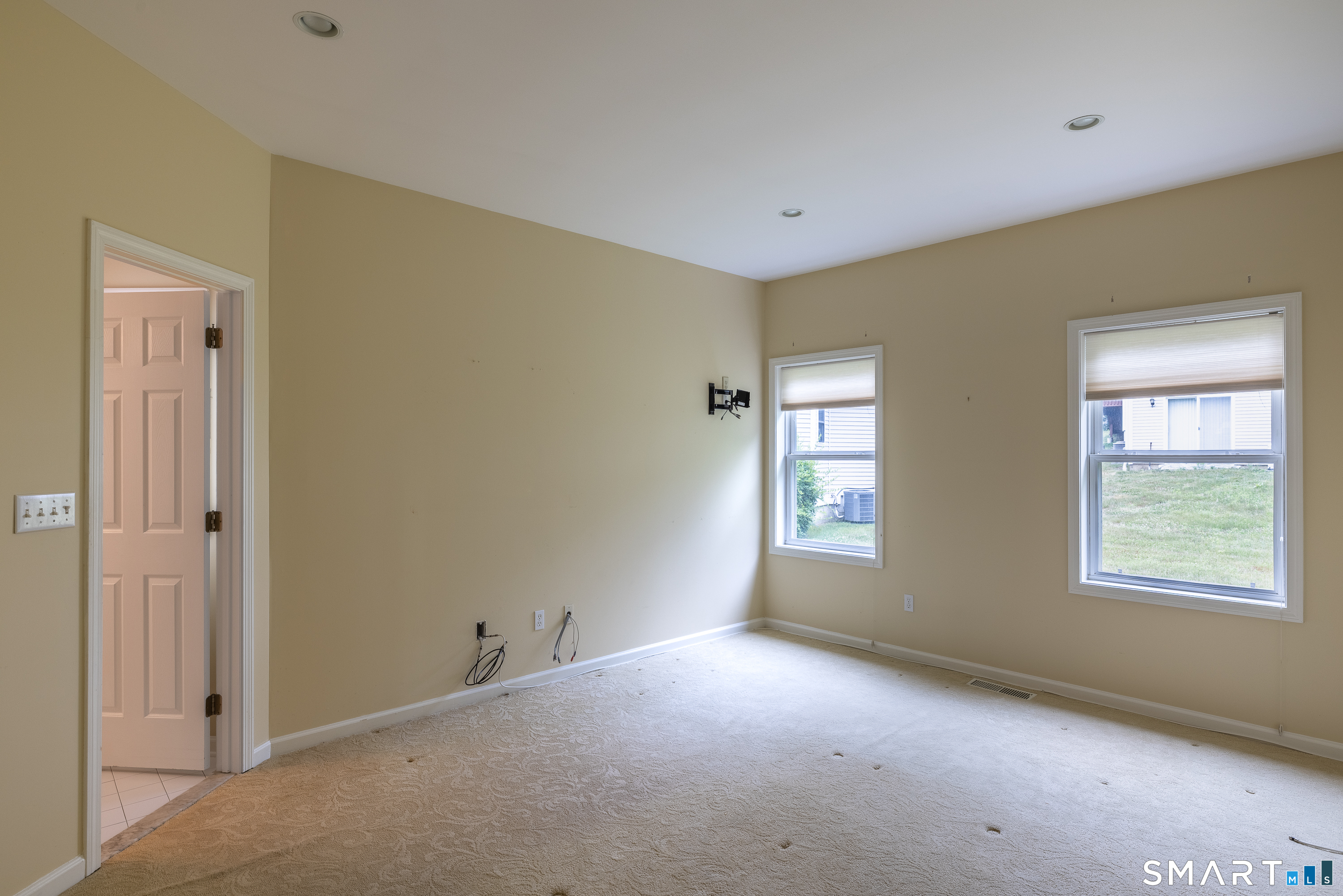 194 Summerfield Gardens Shelton CT 06484