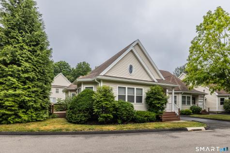 194 Summerfield Gardens Shelton CT 06484