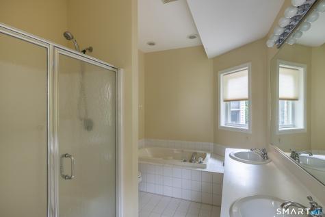 194 Summerfield Gardens Shelton CT 06484