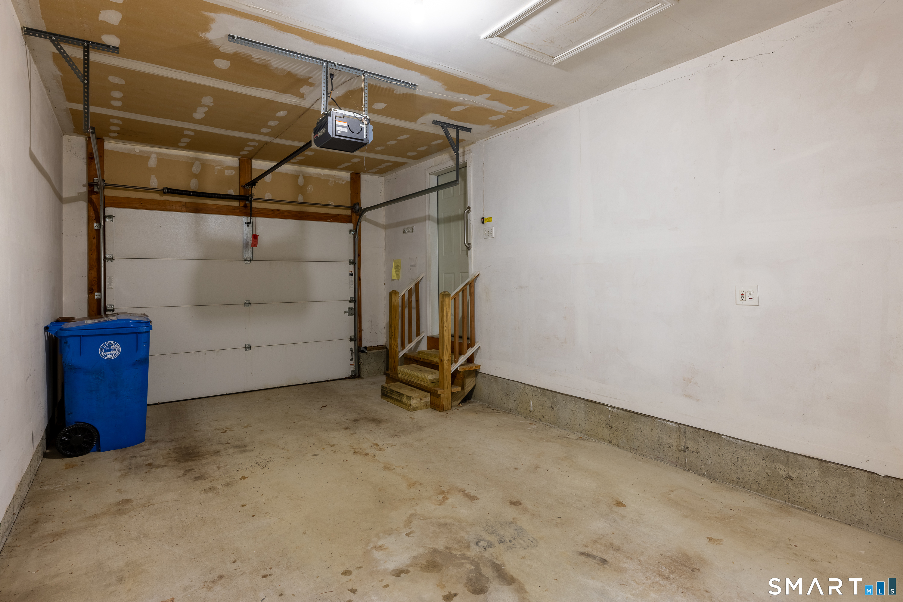 194 Summerfield Gardens Shelton CT 06484