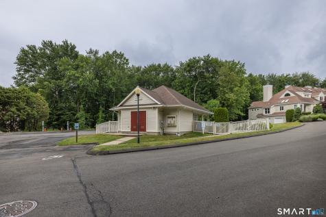 194 Summerfield Gardens Shelton CT 06484