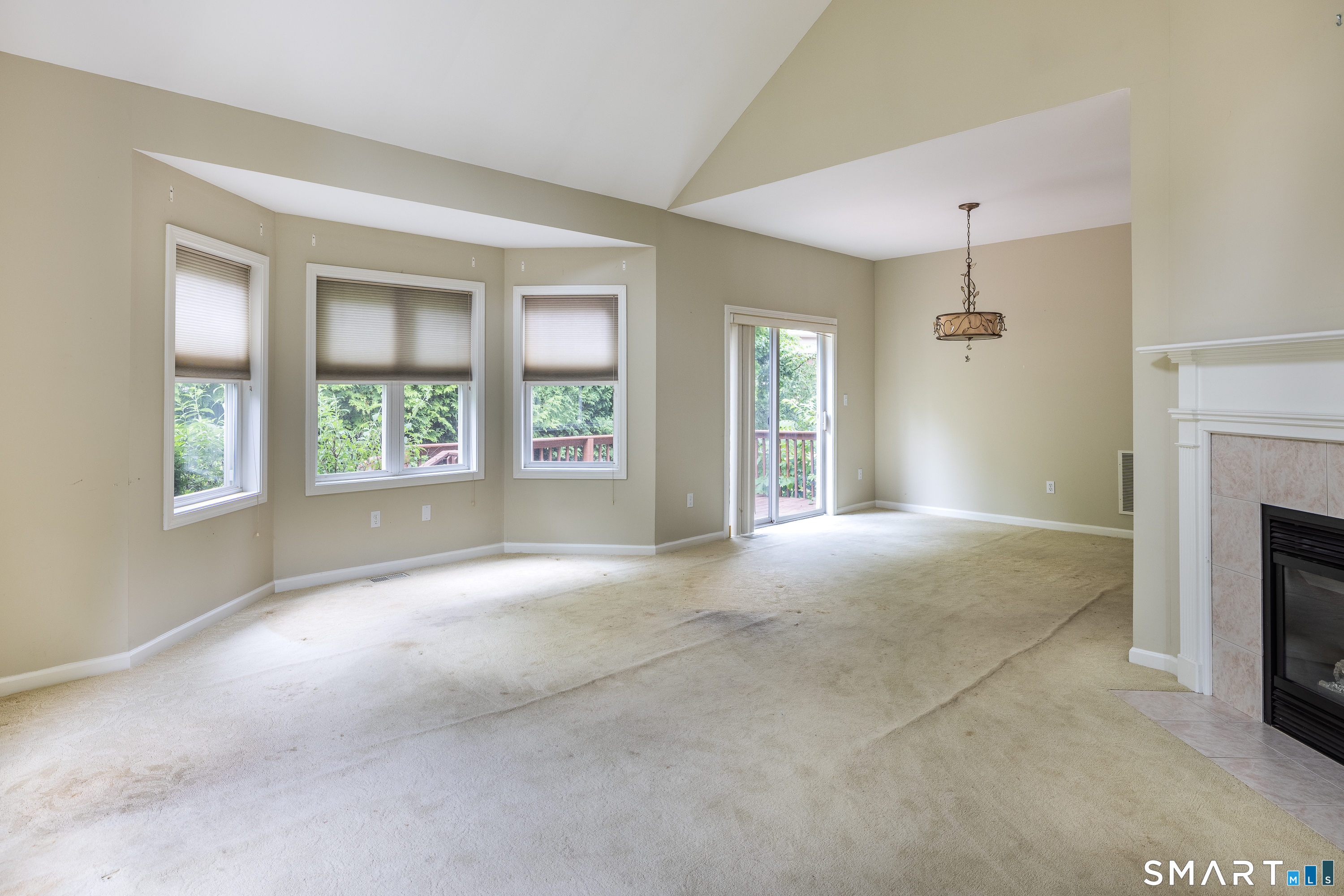 194 Summerfield Gardens Shelton CT 06484