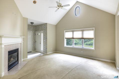 194 Summerfield Gardens Shelton CT 06484