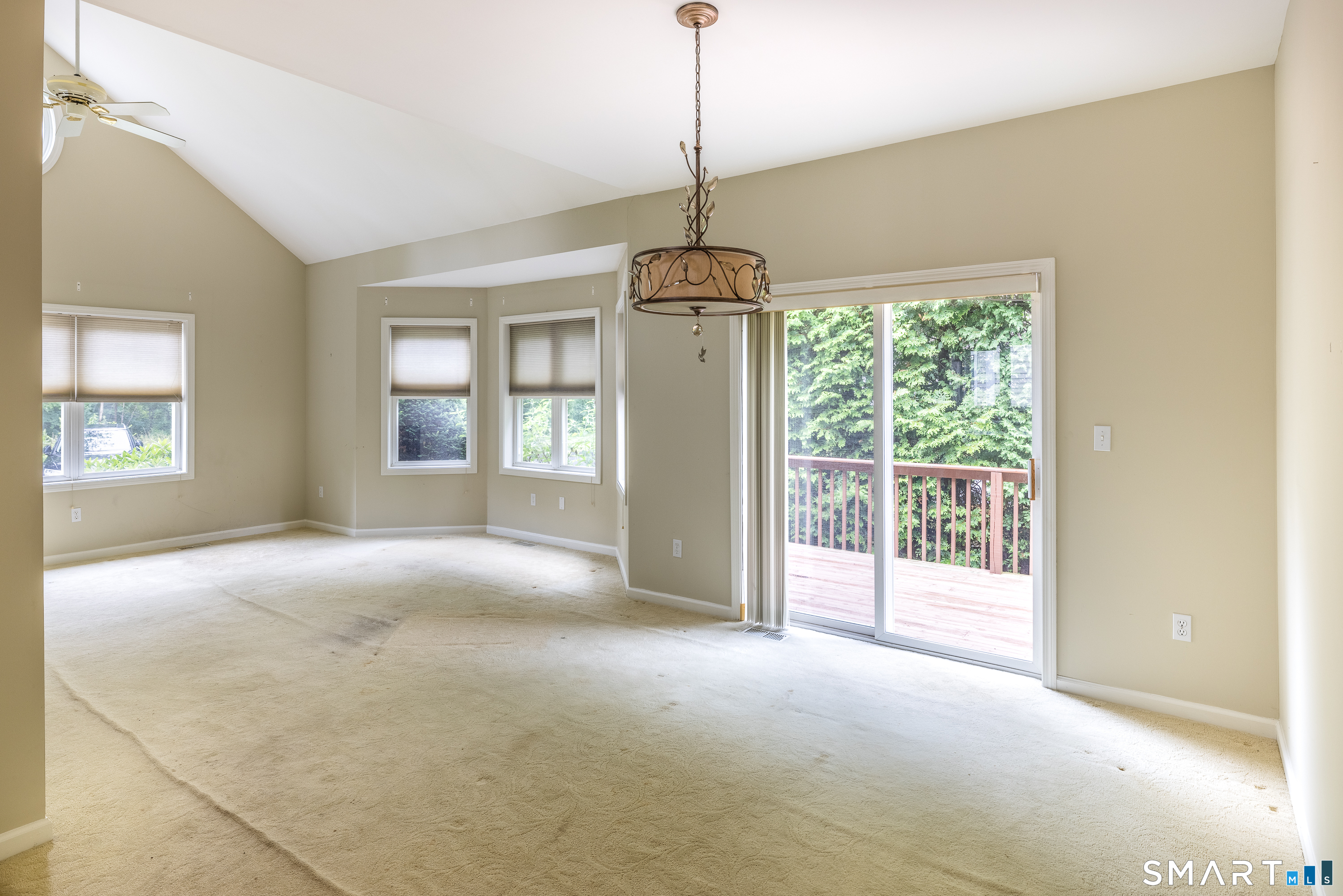 194 Summerfield Gardens Shelton CT 06484