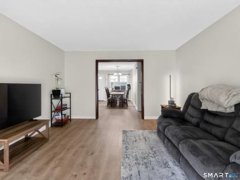 10 Bradley Circle Enfield CT 06082