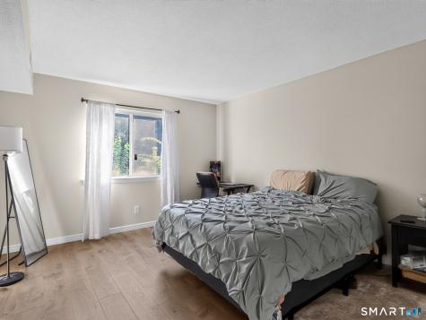 10 Bradley Circle Enfield CT 06082