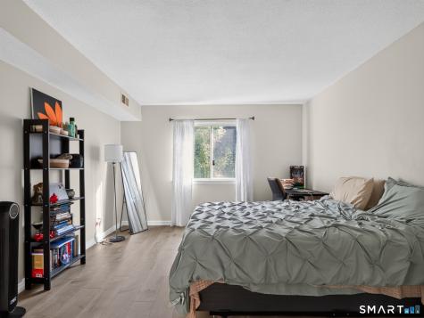 10 Bradley Circle Enfield CT 06082