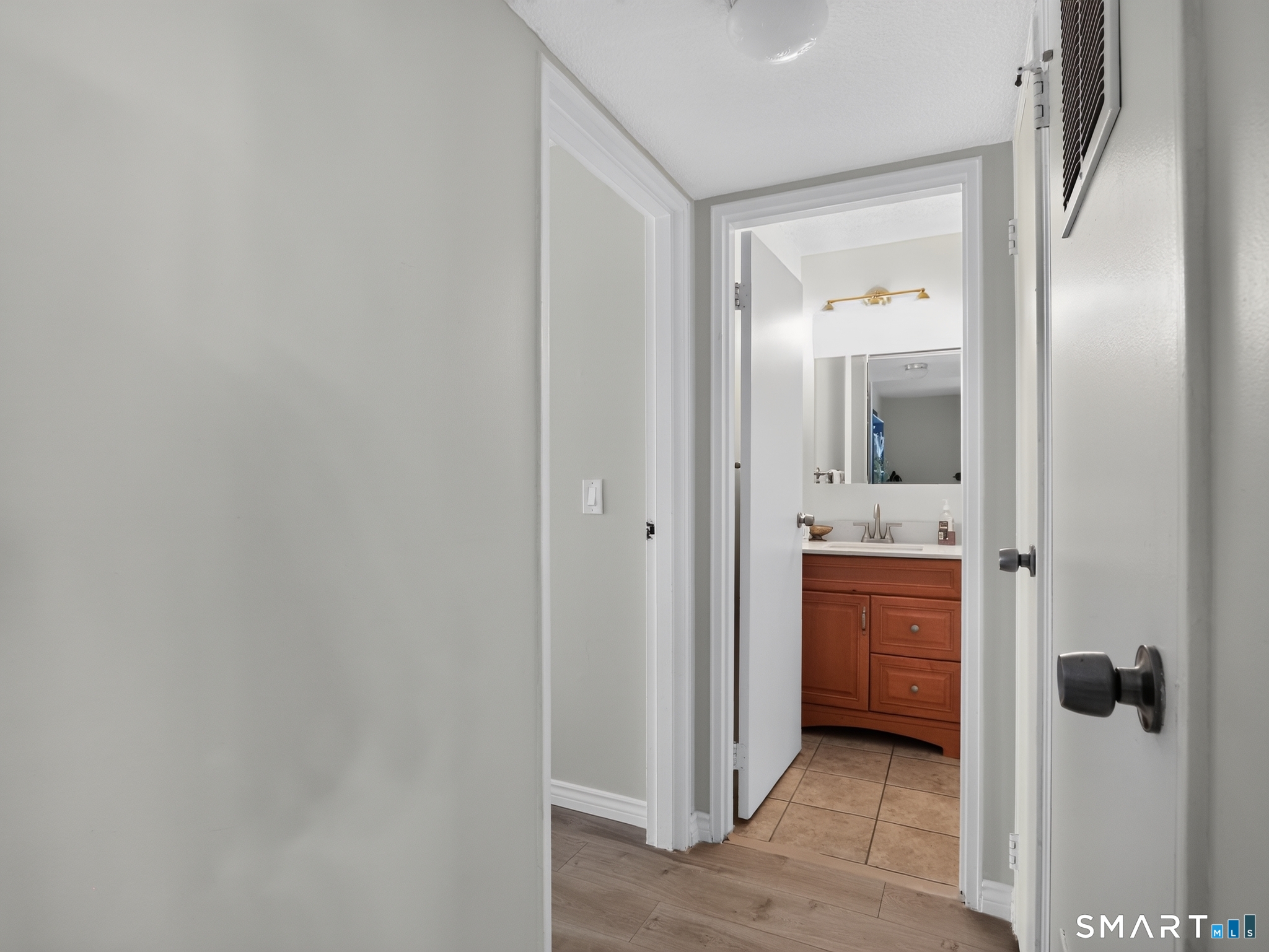 10 Bradley Circle Enfield CT 06082