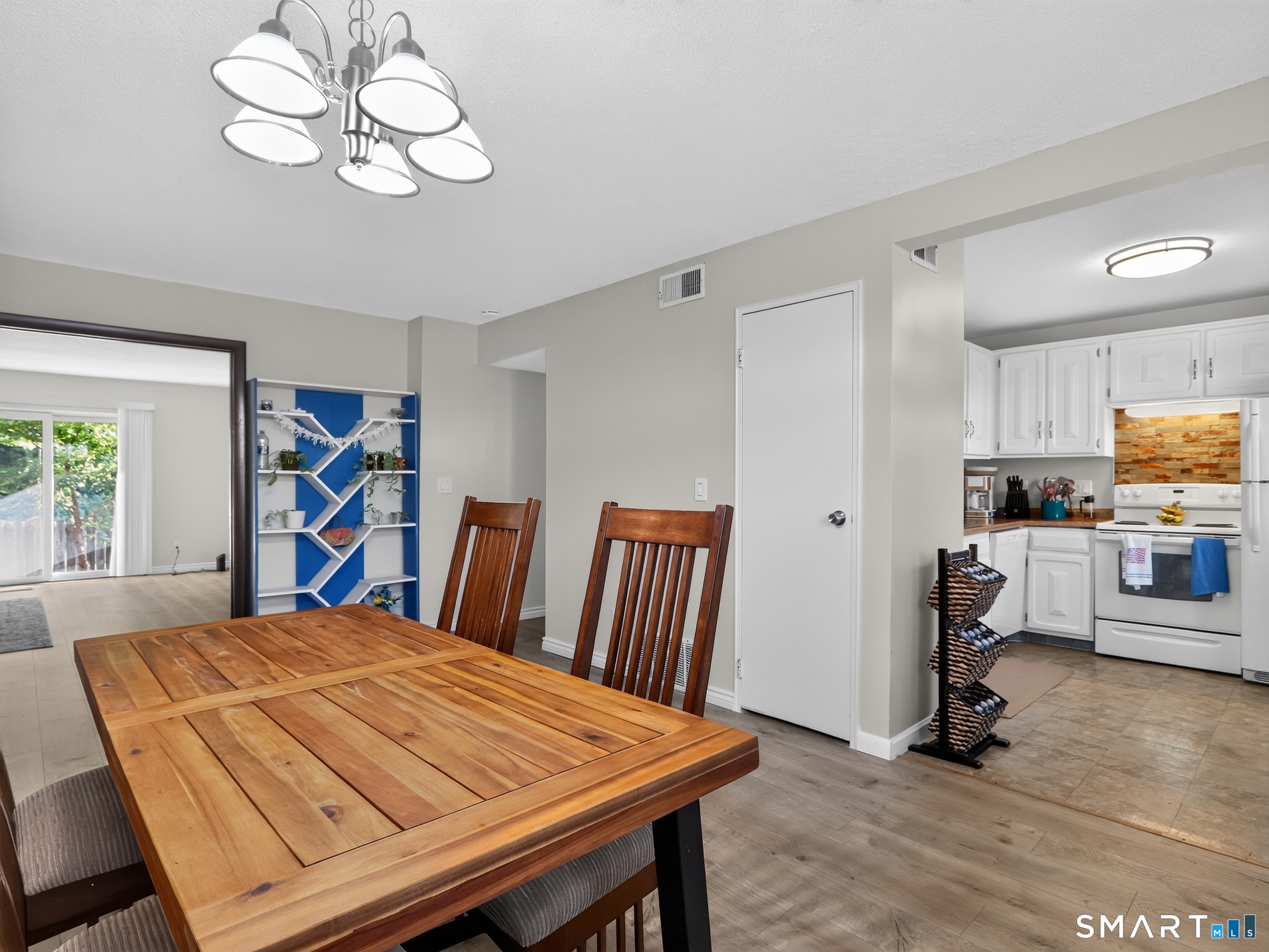 10 Bradley Circle Enfield CT 06082