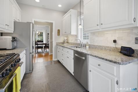 174 Thistle Pond Drive Bloomfield CT 06002