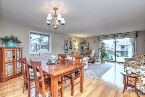 7 Harbour Village Branford CT 06405