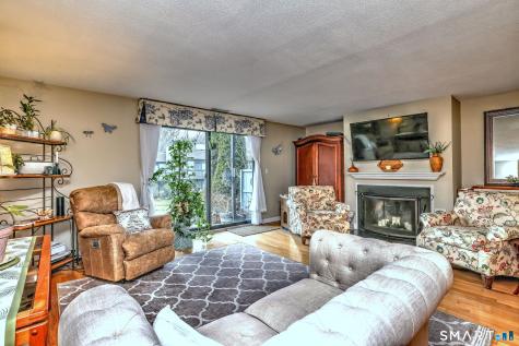 7 Harbour Village Branford CT 06405